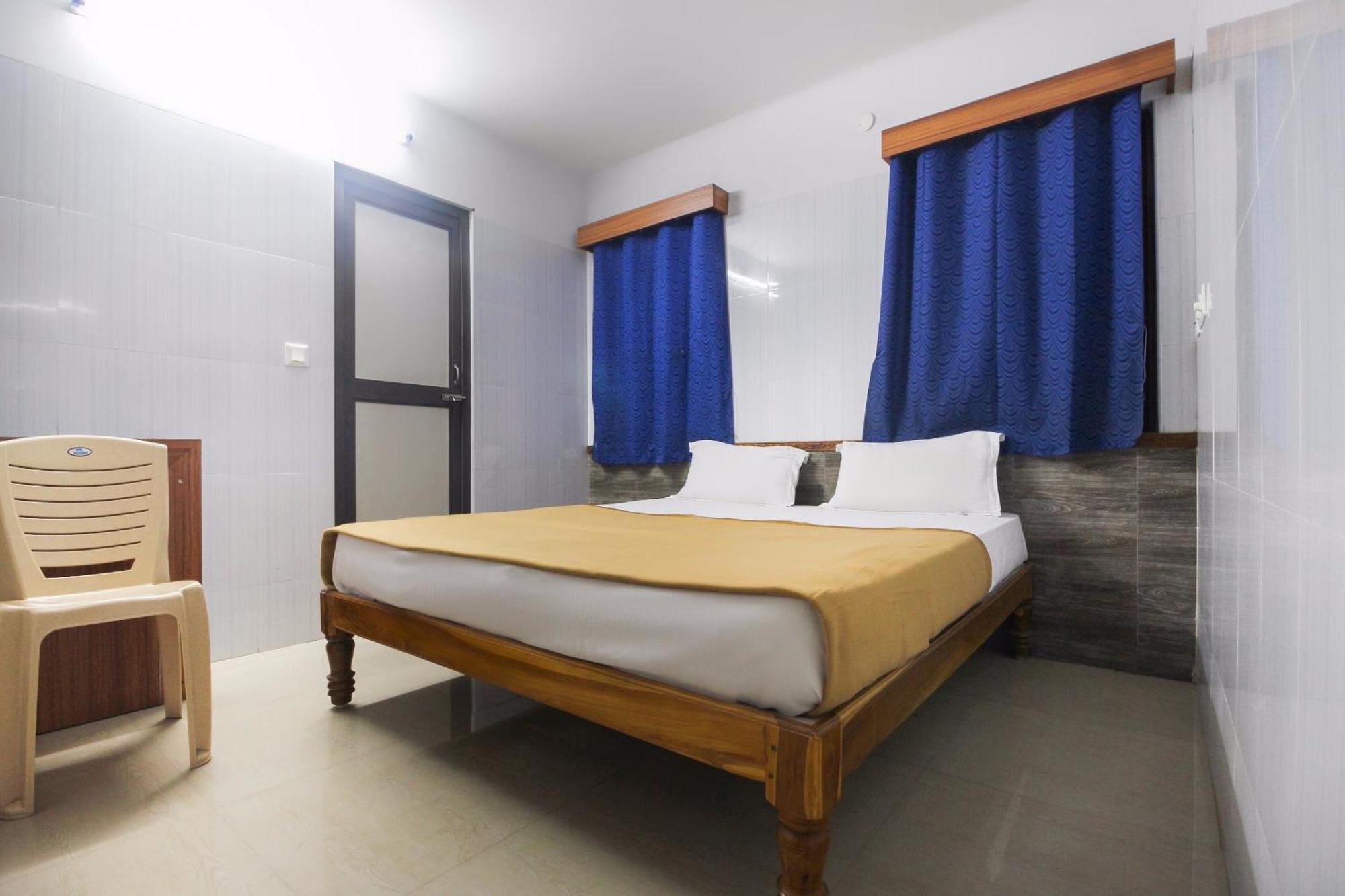 OYO 61145 JKS Deluxe Lodge Udaiyarpalaiyam Buitenkant foto