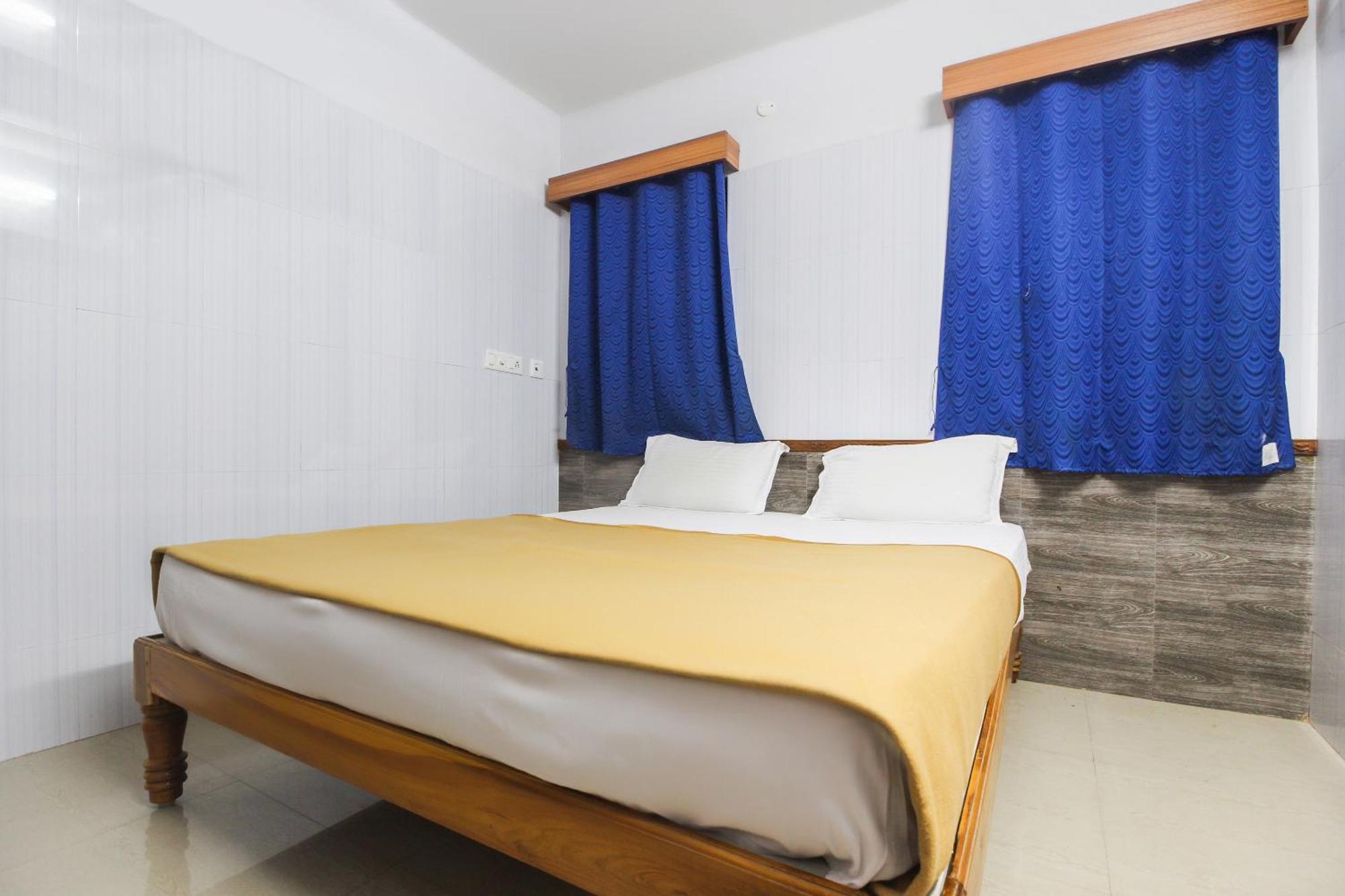 OYO 61145 JKS Deluxe Lodge Udaiyarpalaiyam Buitenkant foto