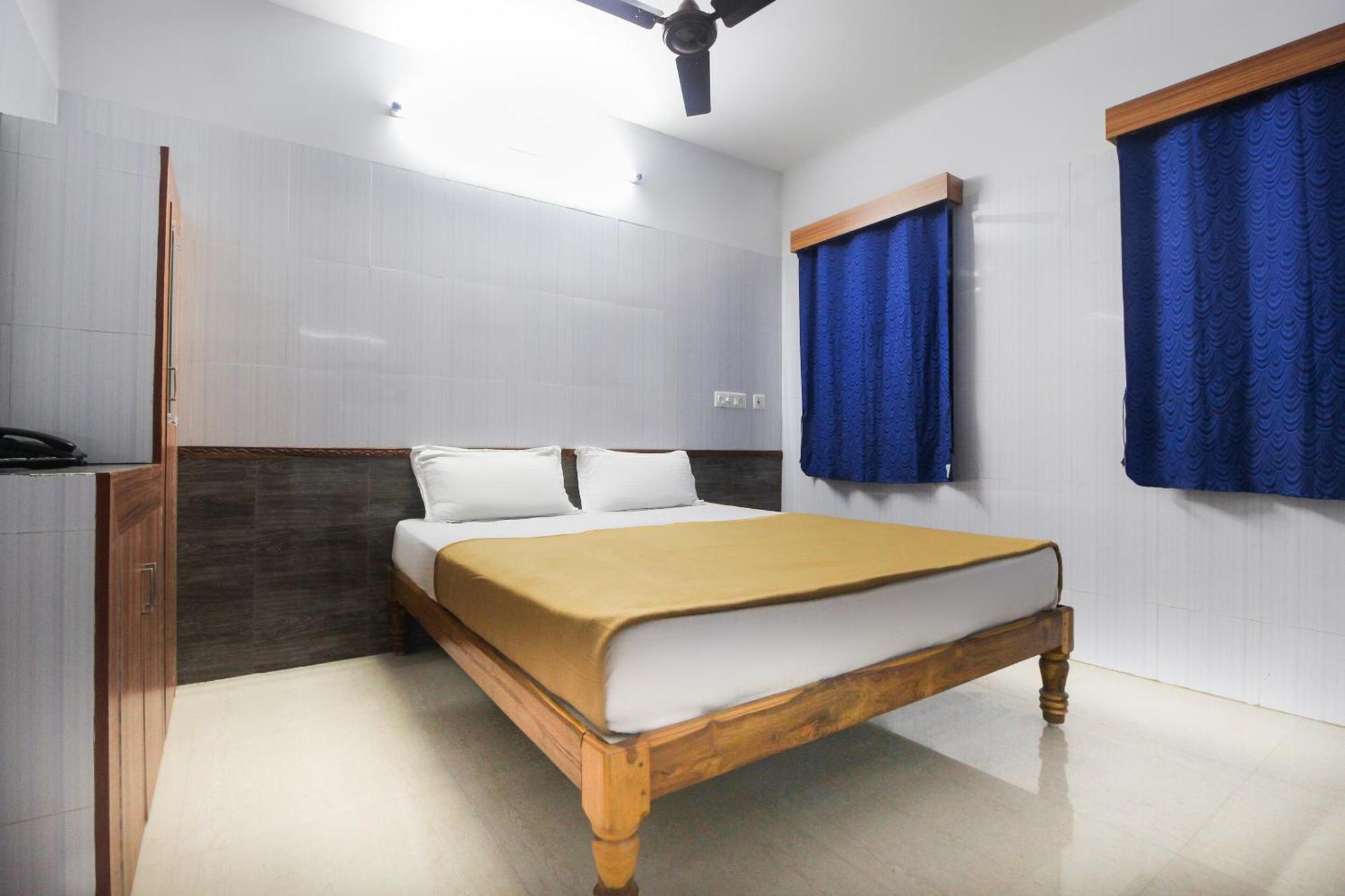 OYO 61145 JKS Deluxe Lodge Udaiyarpalaiyam Buitenkant foto